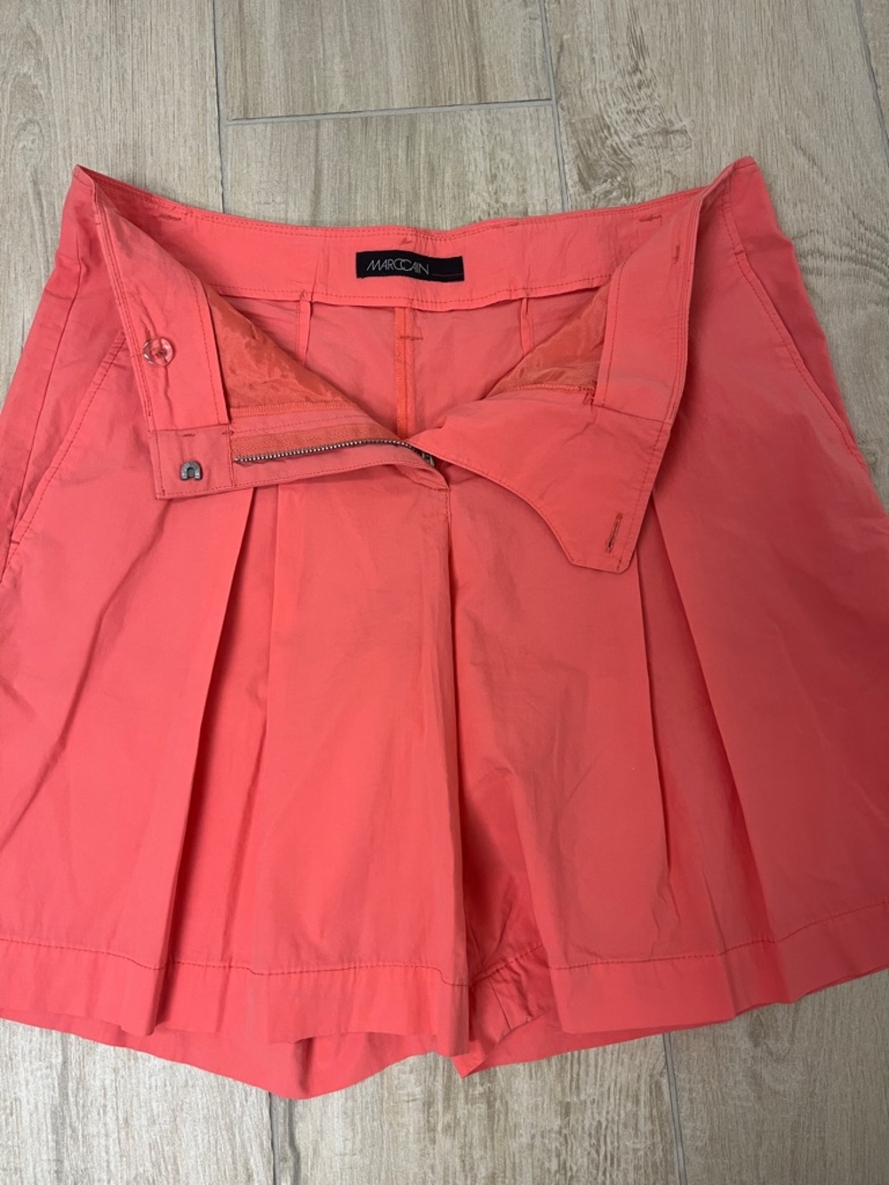 Marc Cain Coral Pleated Women’s Shorts